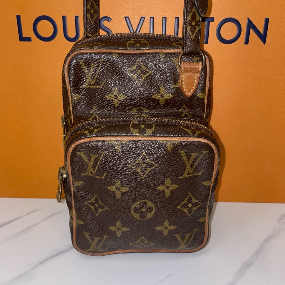 Louis Vuitton Vintage Monogram Amazone Crossbody Handbag Purse! - Picture 8 of 15